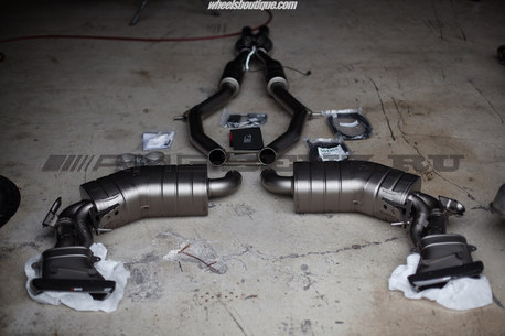 Титановый выхлоп AKRAPOVIC W217