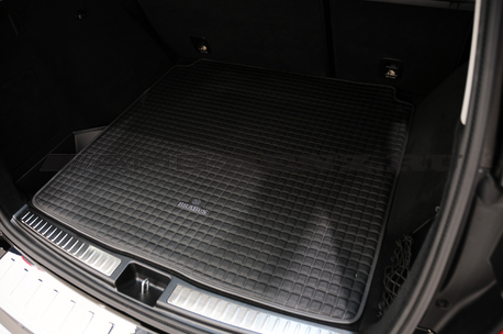 Перешив салона кожей и алькантарой ML63 AMG