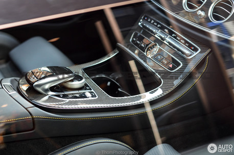 Детали салона карбон W213
