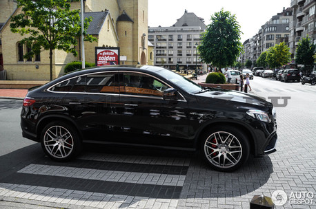 Диски GLE Coupe AMG R22 C292 с шинами