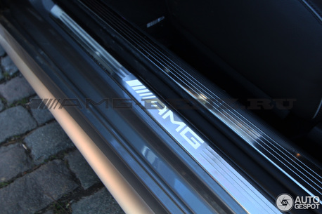 Накладки порогов S 63 AMG W217