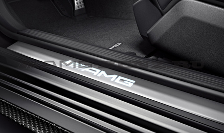 Накладки порогов AMG W218